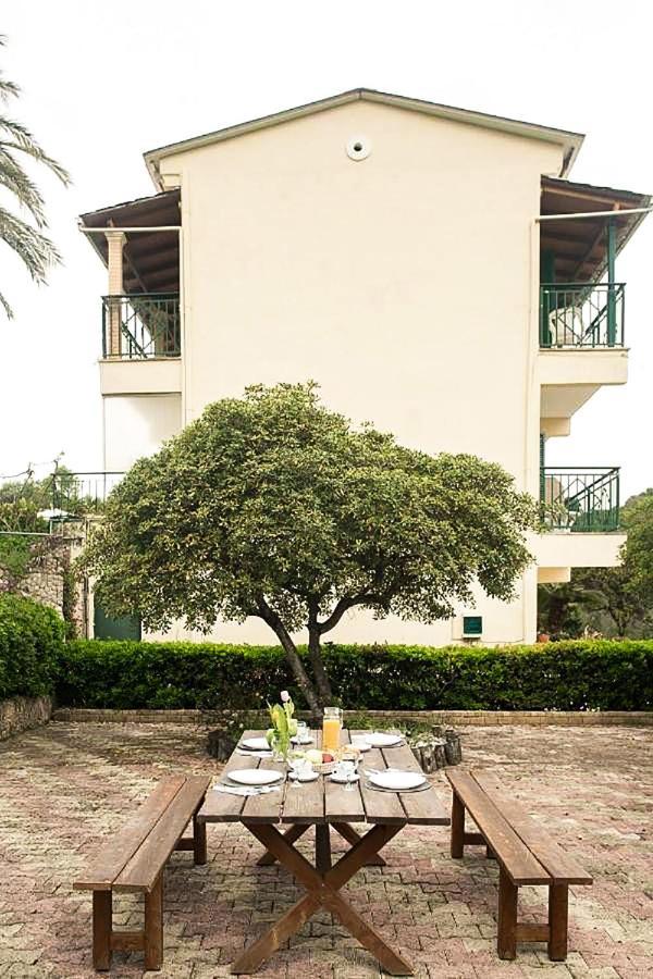 Ionian Escape Seaview Apartments Mesongí Exterior foto