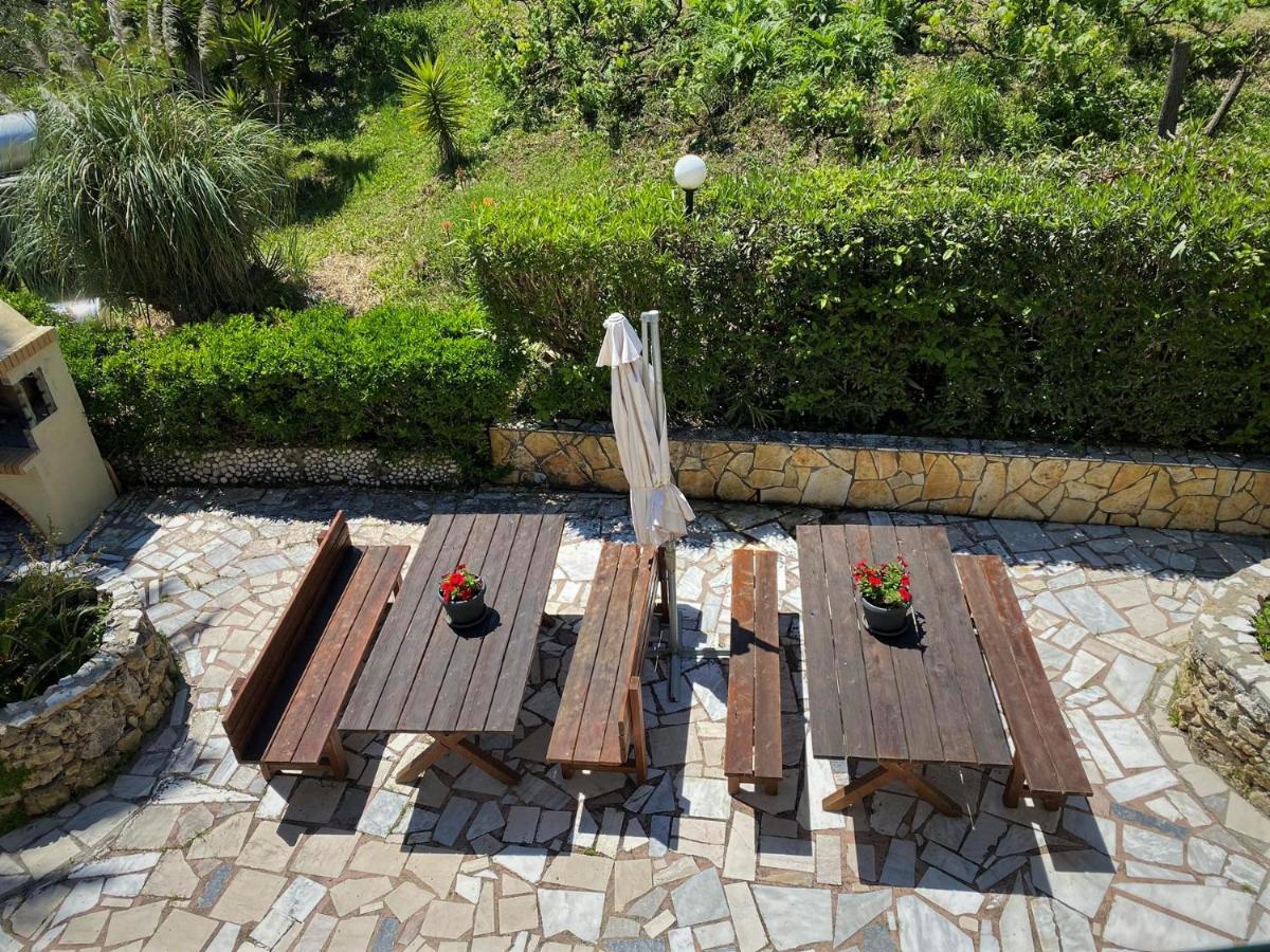 Ionian Escape Seaview Apartments Mesongí Exterior foto